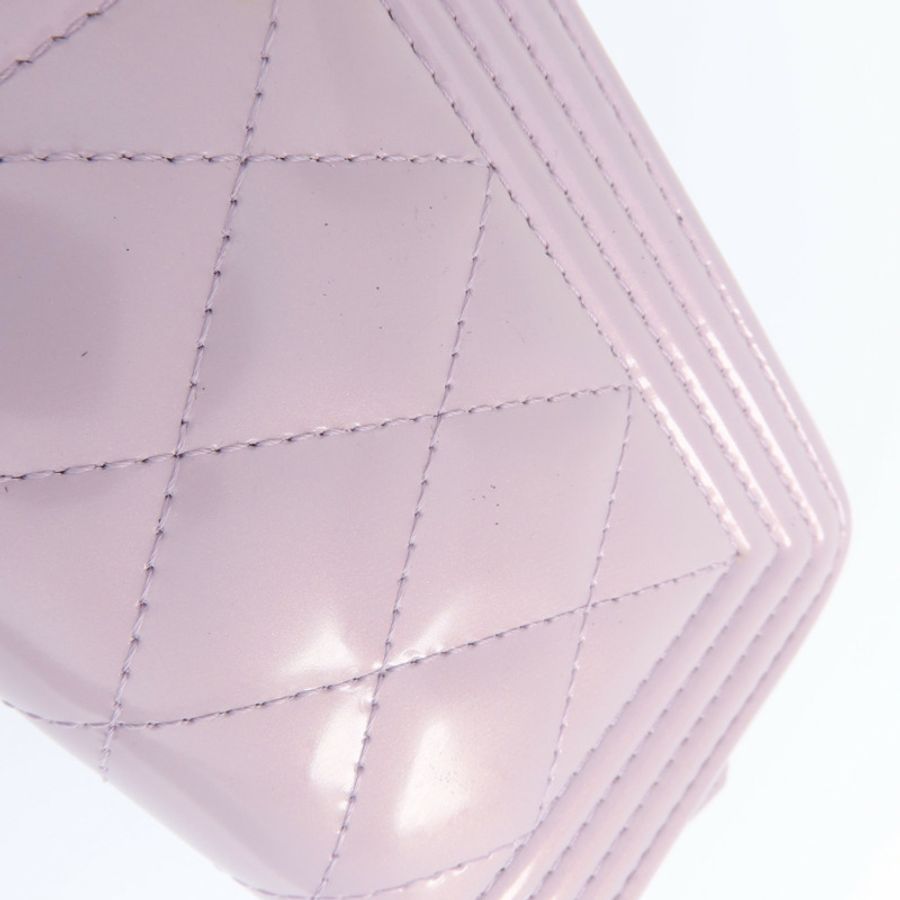 CHANEL 漆皮皮革Boy Coin Purse金扣零錢包-10