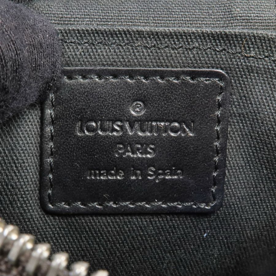 LOUIS VUITTON Monogram Glace Ray 銀扣腰包-12