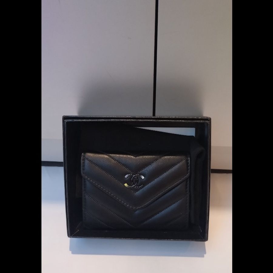 Chanel 黑皮V格下蓋卡片零錢包-0
