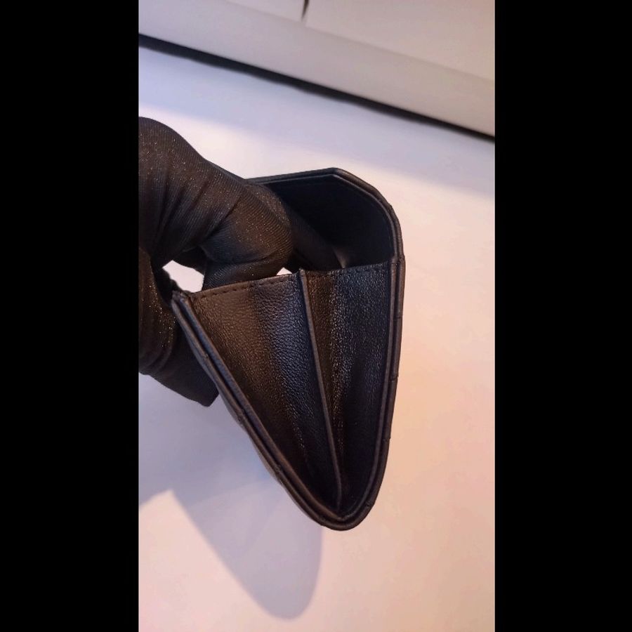 Chanel 黑皮V格下蓋卡片零錢包-6