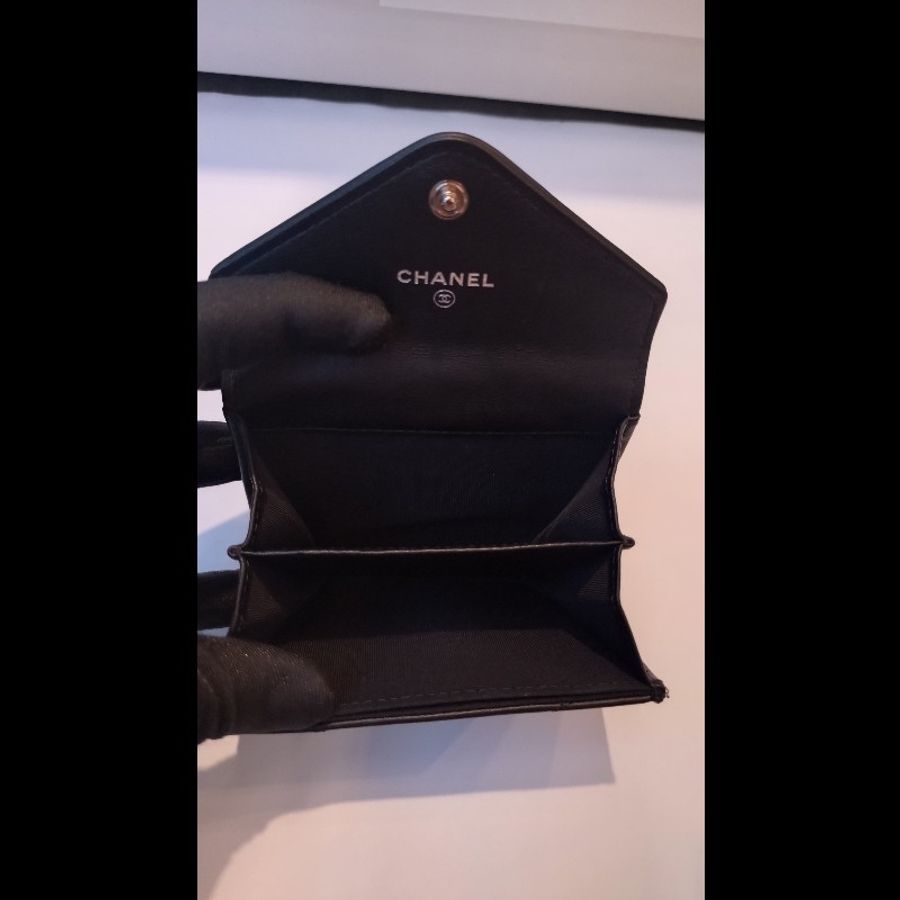 Chanel 黑皮V格下蓋卡片零錢包-12