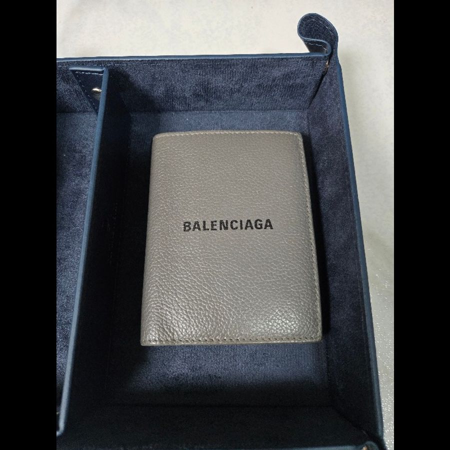 🎉本月降價特惠中🎉BALENCIAGA Cash Logo印花短夾-5