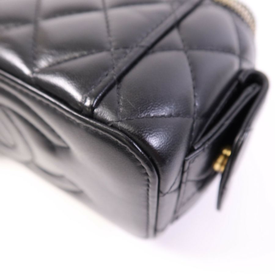 CHANEL 羊皮皮革Vanity Case金扣鏈帶肩背袋-12