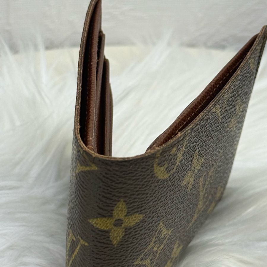 Louis Vuitton Wallet-21