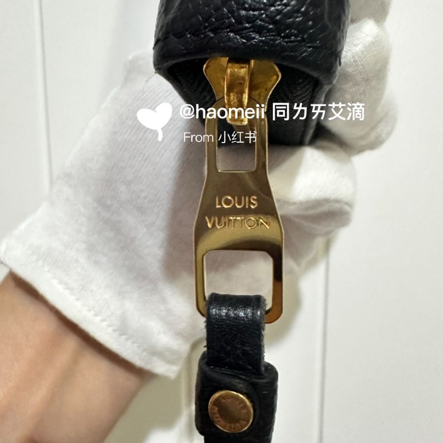 LV 經典花紋全皮革壓紋拉鍊 黑金長夾 壓紋牛皮-8