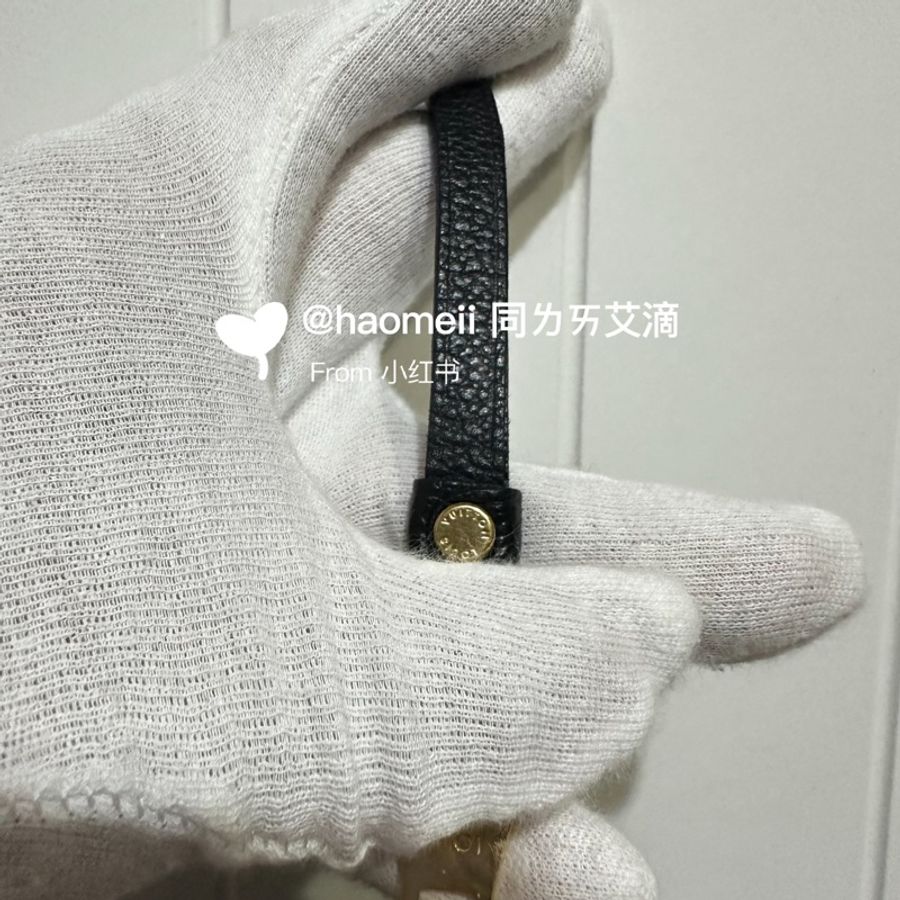LV 經典花紋全皮革壓紋拉鍊 黑金長夾 壓紋牛皮-9