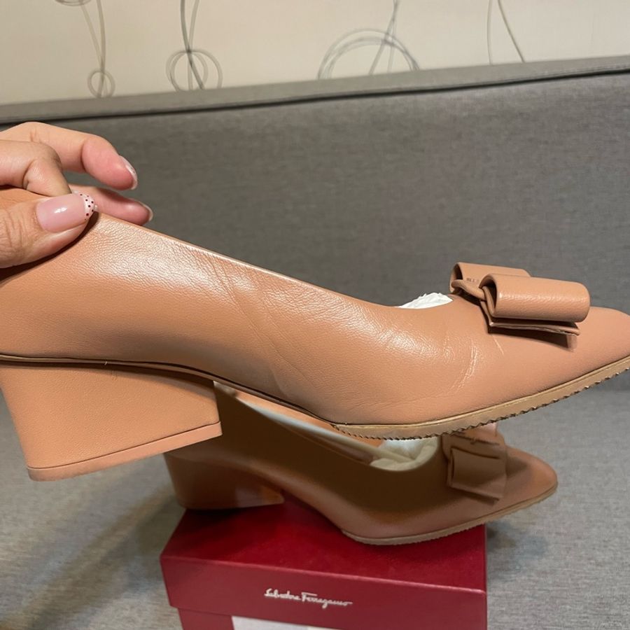 ferragamo裸色平底鞋5號-4