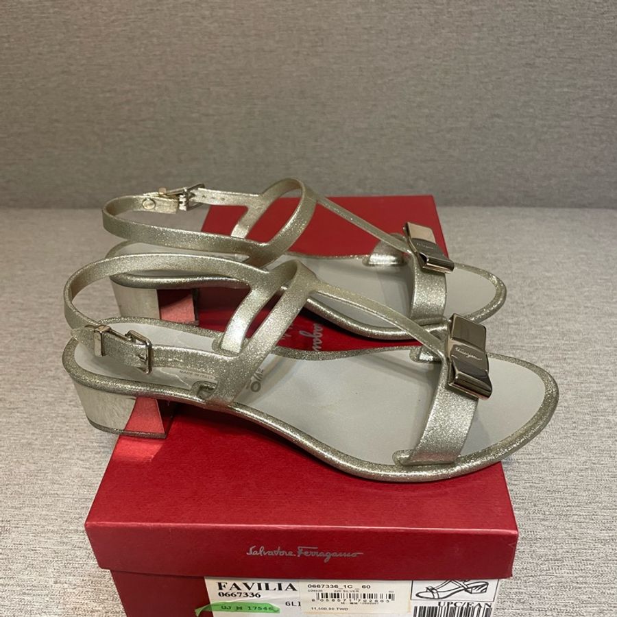 ferragamo銀色涼鞋6號-2