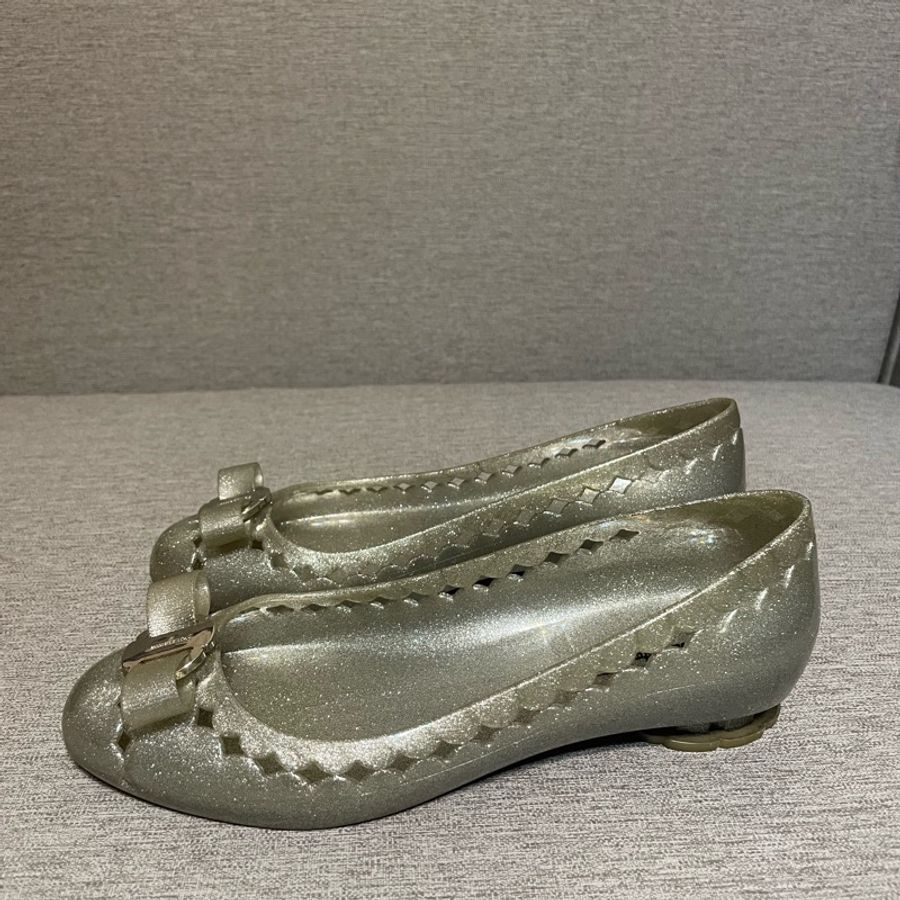 ferragamo銀色交鞋平底鞋6號-1