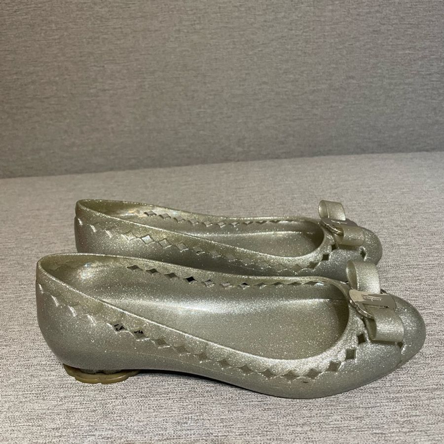 ferragamo銀色交鞋平底鞋6號-2