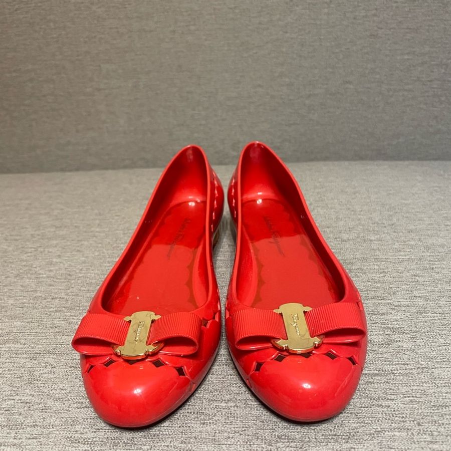 ferragamo紅色平底鞋6號-0
