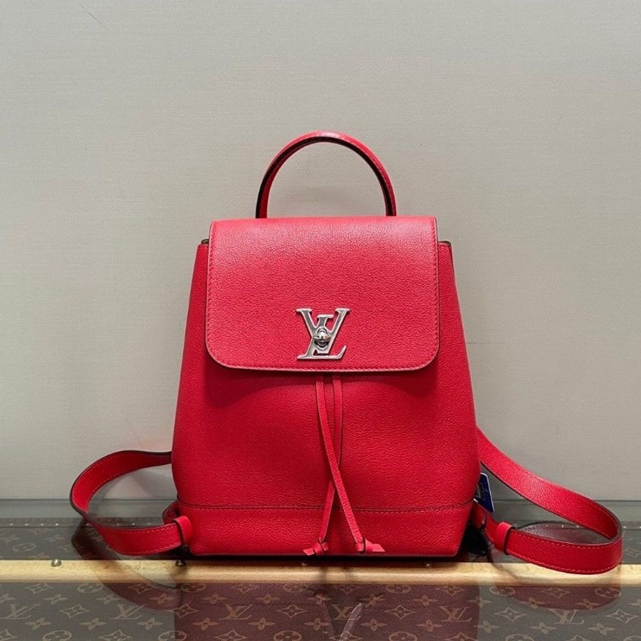 LV Lock me紅色銀扣後背包21*29*13 9新配件塵袋-1