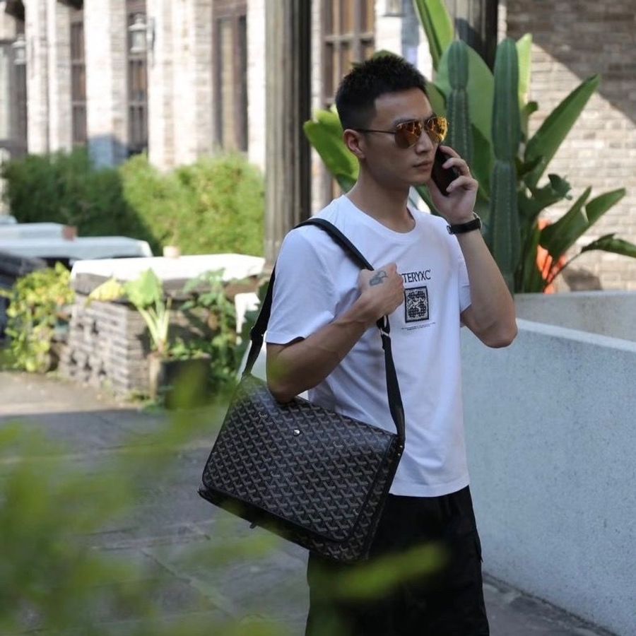 Goyard 灰色Capetien男款郵差包成35*25*13 95新 配件塵袋-0