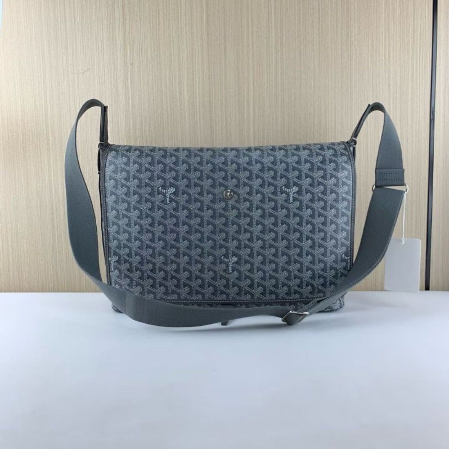Goyard 灰色Capetien男款郵差包成35*25*13 95新 配件塵袋-1