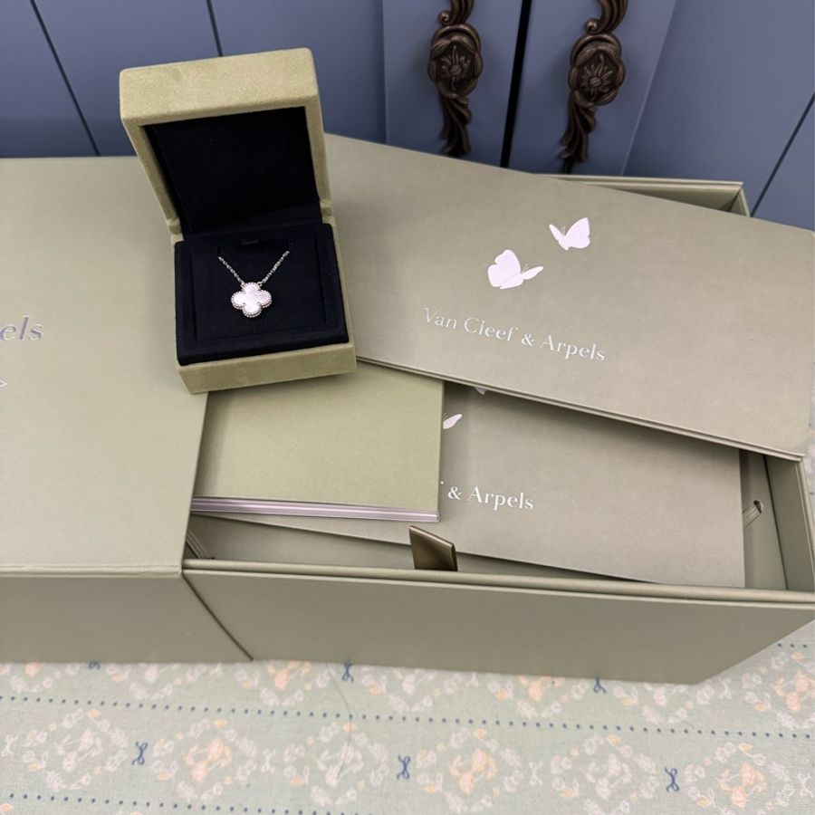 Van Cleef&Arpels白母貝四葉幸運草項鍊-30