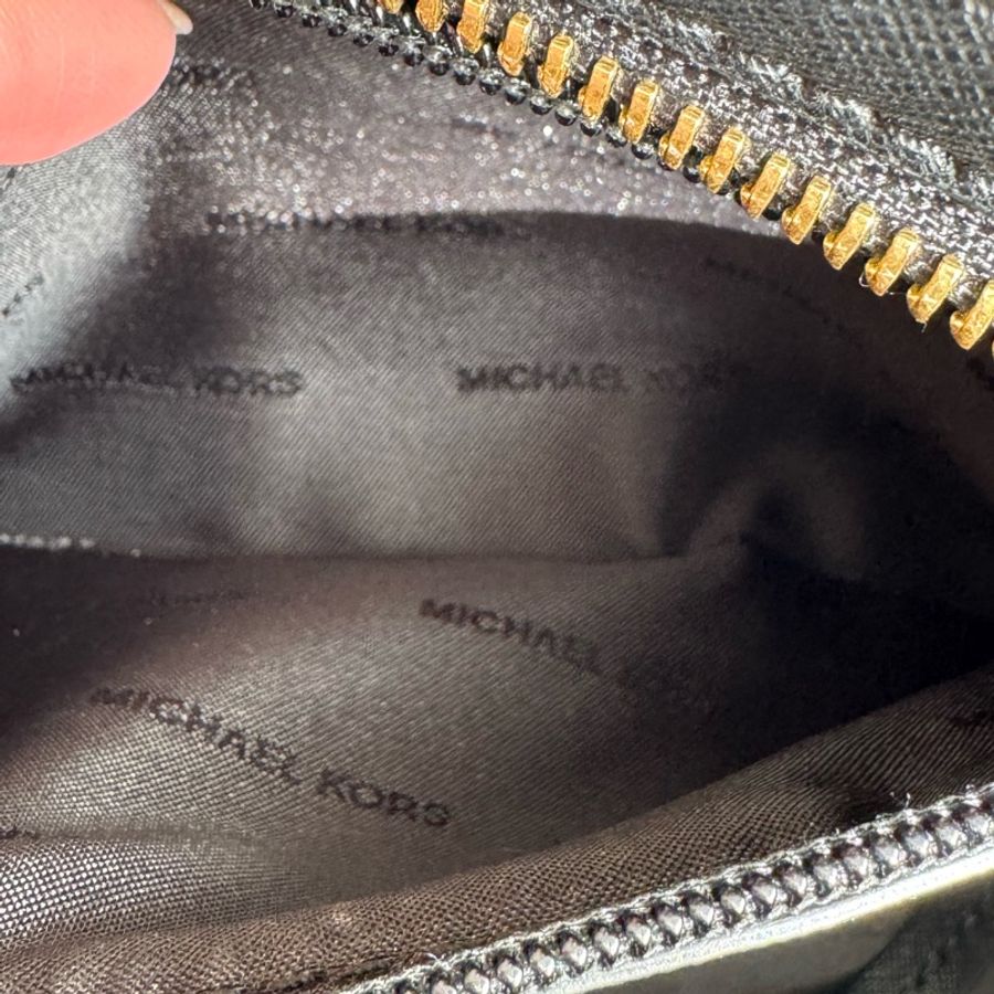 MK黑色防刮皮革蝙蝠斜背包🫶雙背帶🫶-19