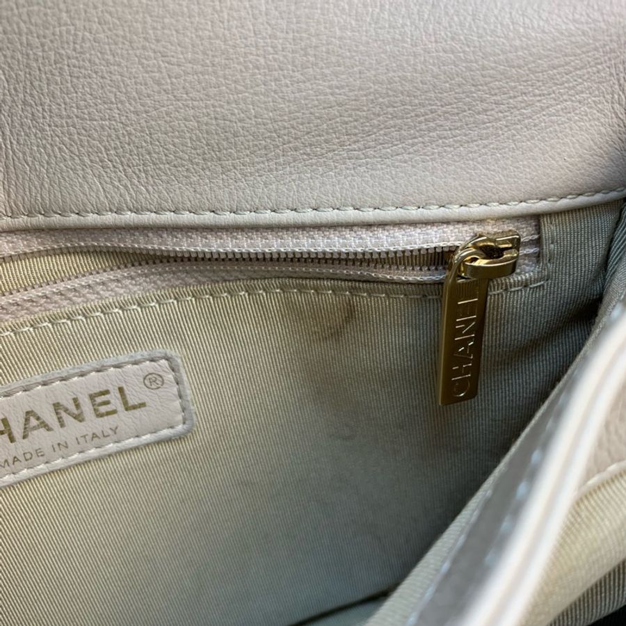 Chanel Coco handle🧋經典手袋配奶茶色-11