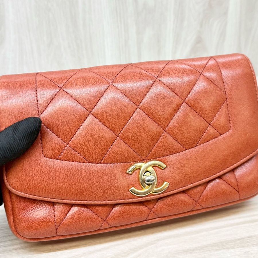 CHANEL磚紅色牛皮金釦Diana肩背包A92734-10