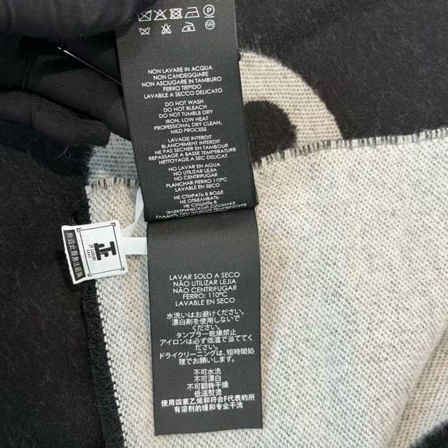BALENCIAGA巴黎世家 圍巾 經典字母logo-8