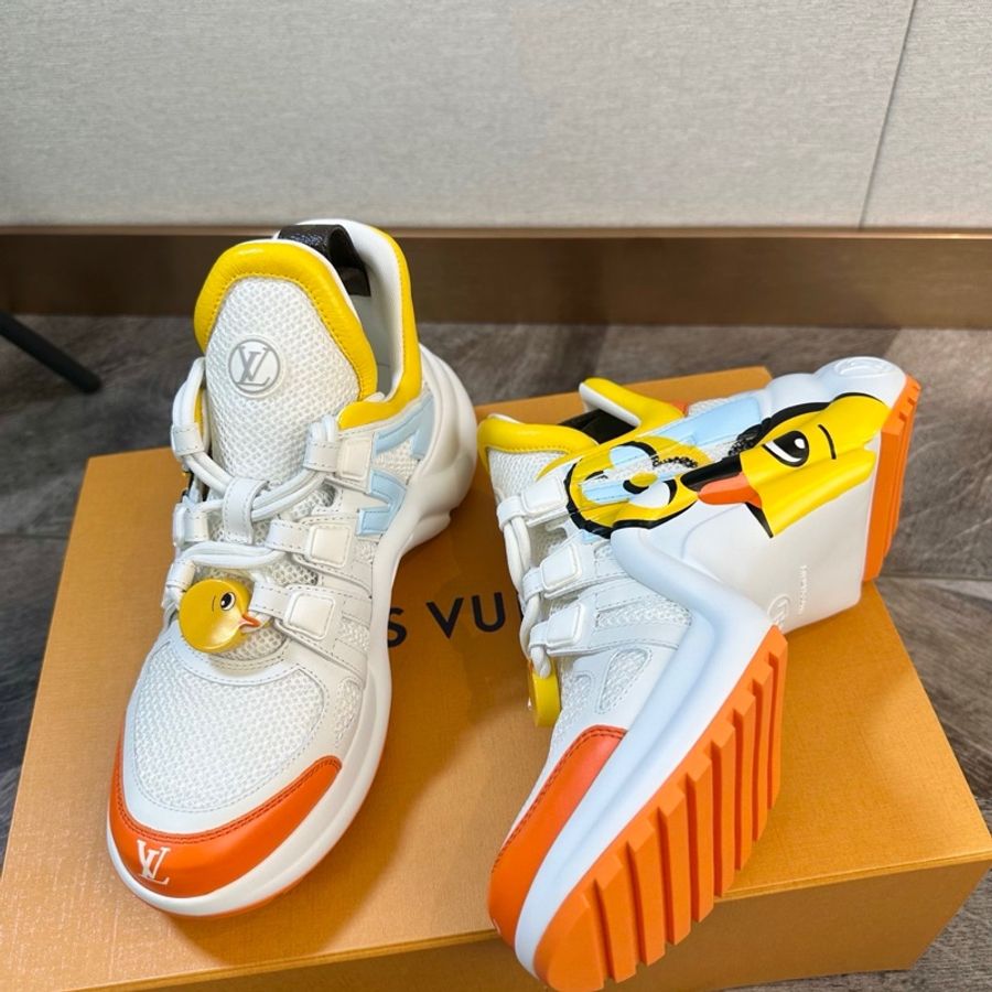 全新 LV 路易威登聯名限量款小黃鴨卡通拼色運動鞋36碼-1