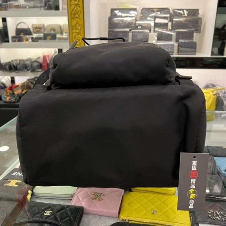 東區正精品㊣PRADA 2VZ135 全新黑色尼龍銀三角牌束口前口袋拉鍊口袋大後背包 RZ6484-4