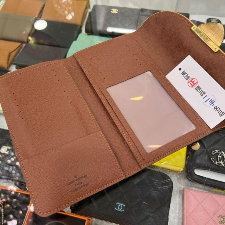 東區正精品㊣LOUIS VUITTON LV M60123 字紋曼哈頓三折釦子長夾 RA1697-3