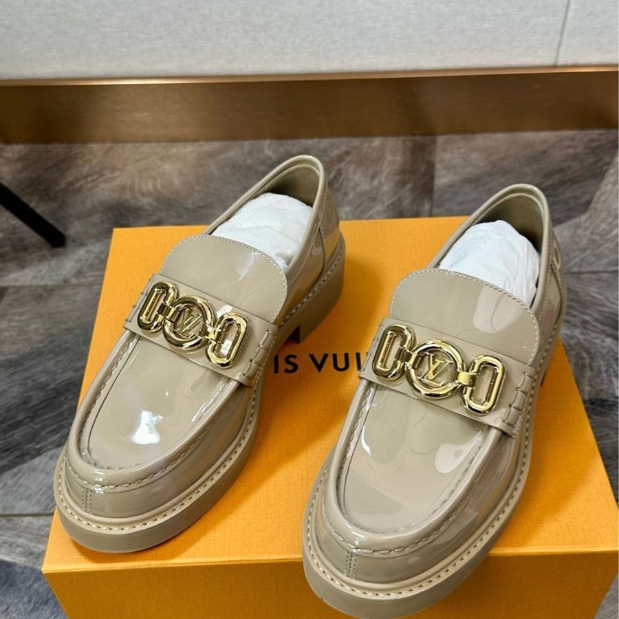 全新 LV 路易威登 Academy 皮革 新款漆皮金扣大logo 37.5碼-0