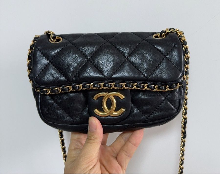 Chanel黑金滾邊mini鏈條包-0