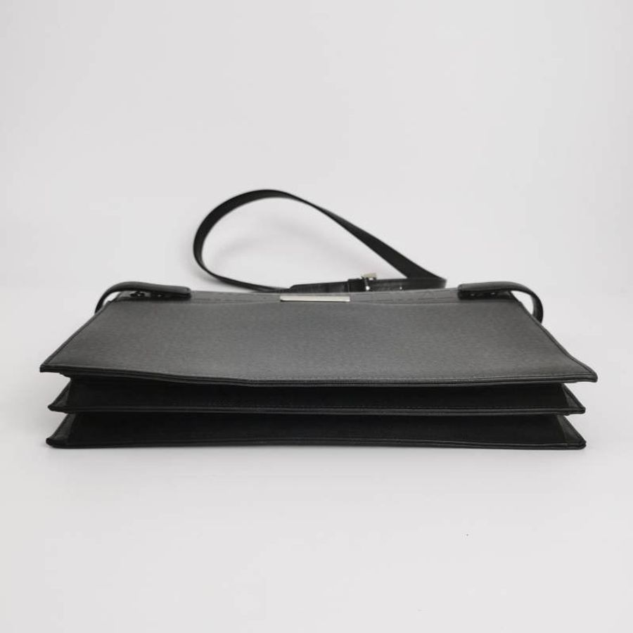 Burberry牛皮純色Logo銘牌斜挎包單肩包-5