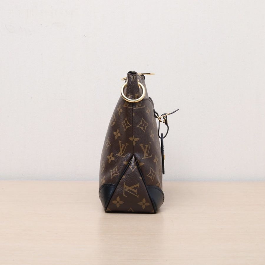 LOUIS VUITTON Odeon單肩斜挎牛角包小號24黑色PVC金扣晶片-1