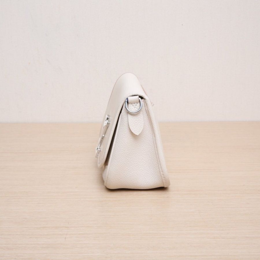 LOUIS VUITTON BUCI法棍包米白色牛皮晶片開銀扣EPI水波紋牛皮肩背包-1