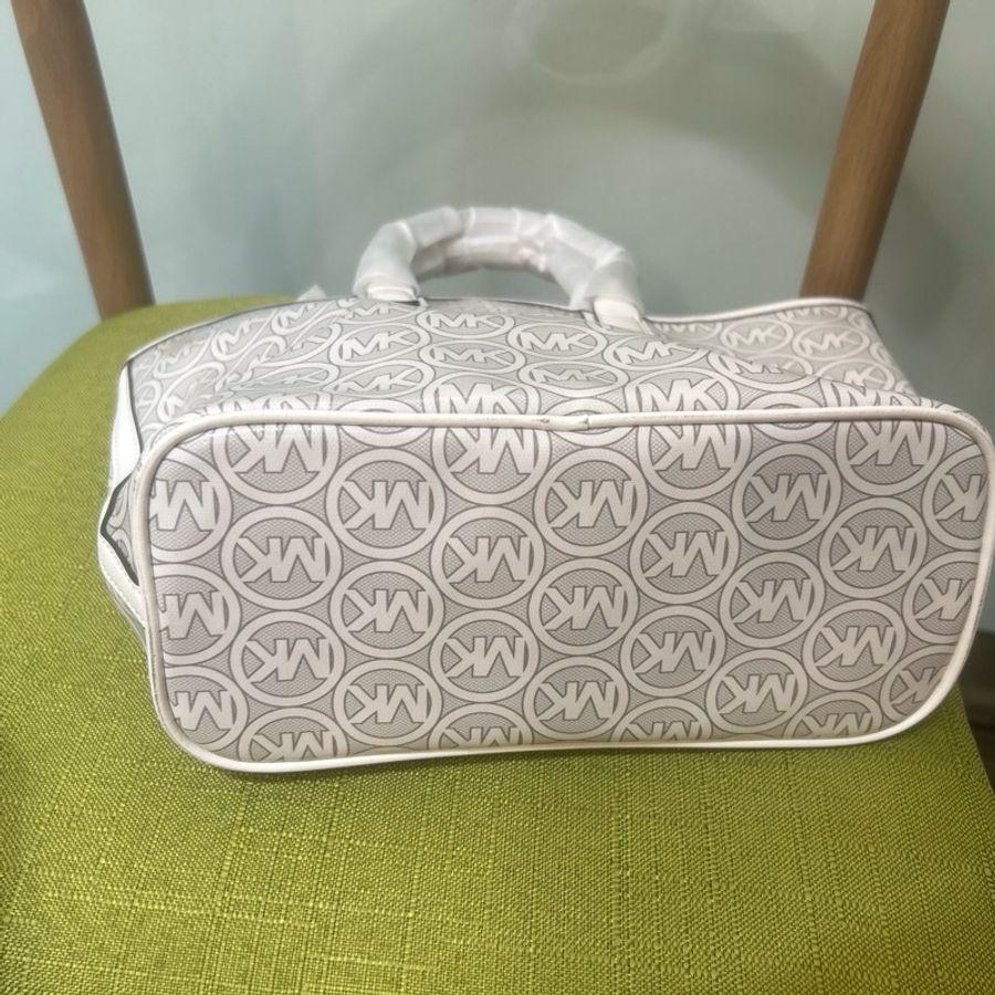【全新】Michael Kors MK 滿版印花托特包/手提包|可當天出貨-4