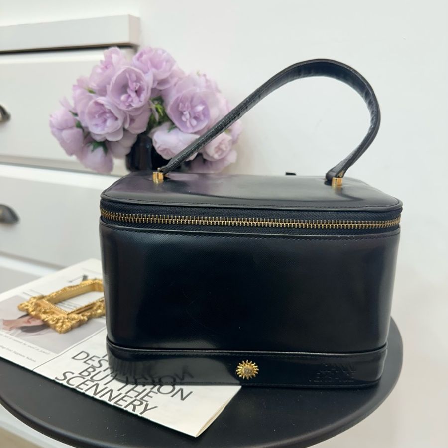 【赫蒂國際精品】 Versace 凡賽斯 中古太陽神標誌黑色手提化妝包 vintage-0