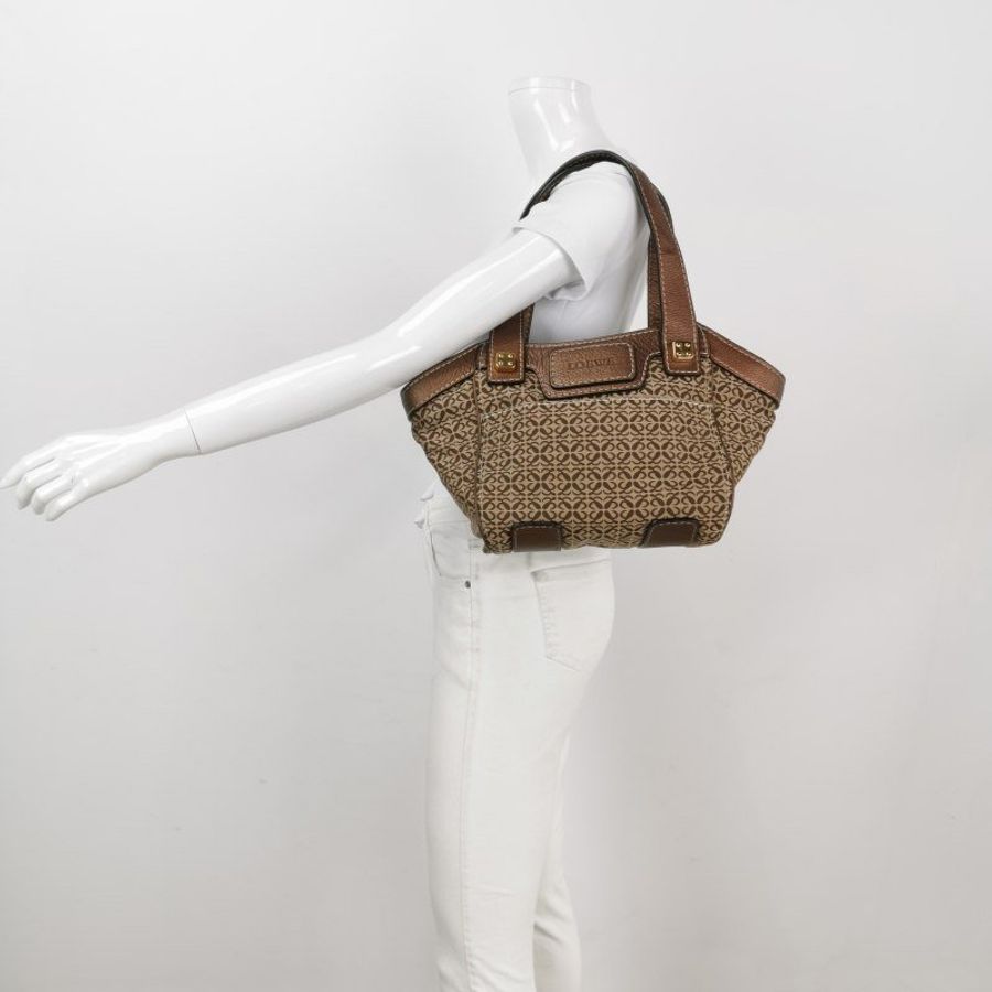 Loewe牛皮帆布皮標字母logo金屬裝飾單肩包-1