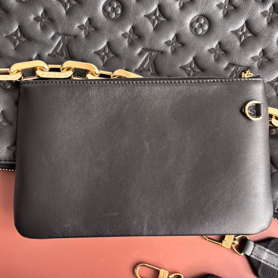::LOUIS VUITTON:: LV M12068 Coussin Hobo MM 黑色牛皮Monogram壓紋 肩背鏈包 肩背包-7