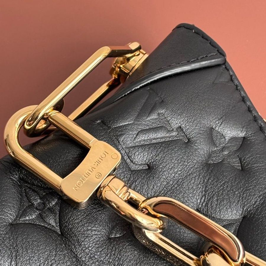 ::LOUIS VUITTON:: LV M12068 Coussin Hobo MM 黑色牛皮Monogram壓紋 肩背鏈包 肩背包-28