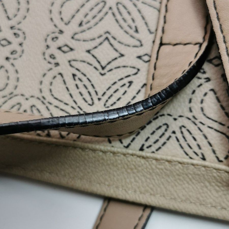 Loewe牛皮徽標印花字母Logo斜挎包單肩包-17