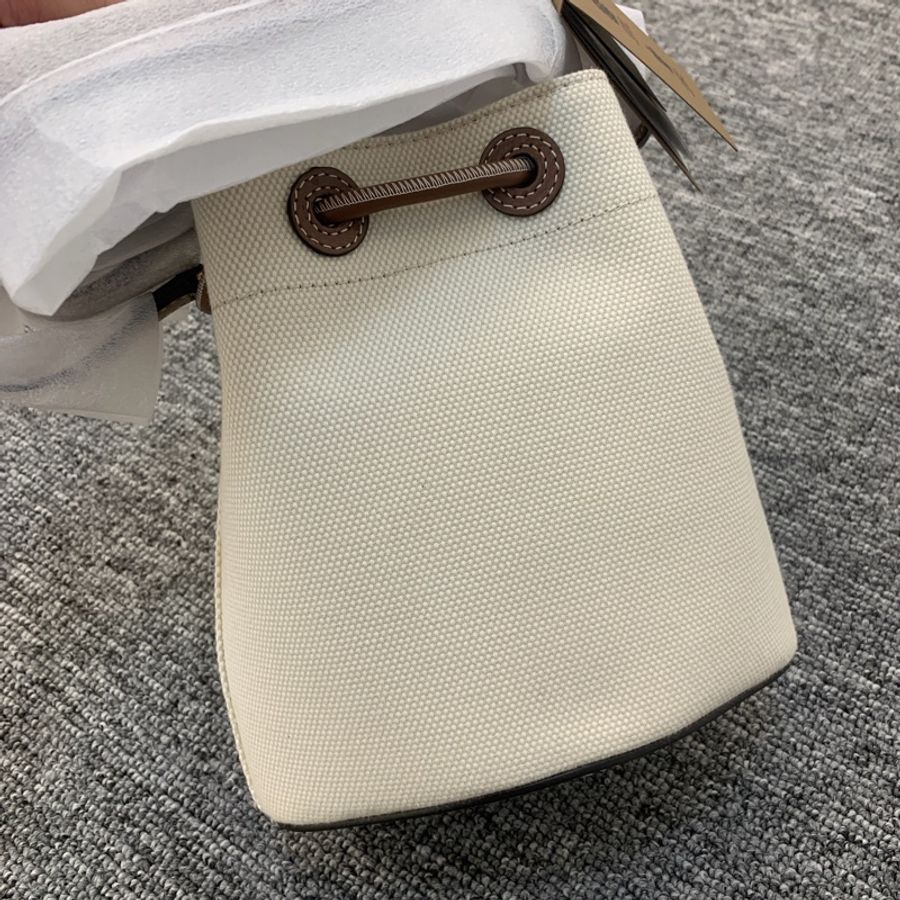 Burberry 女士 TB 迷你水桶單肩包均碼碼常規、16.5cm*11cm*18.5cm-1