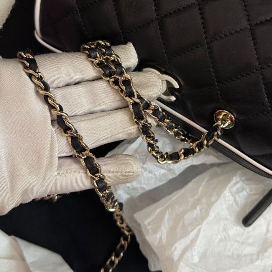 近新品 香奈兒/Chanel 黑白色漫畫款保齡球包圓筒包 附件塵袋-8