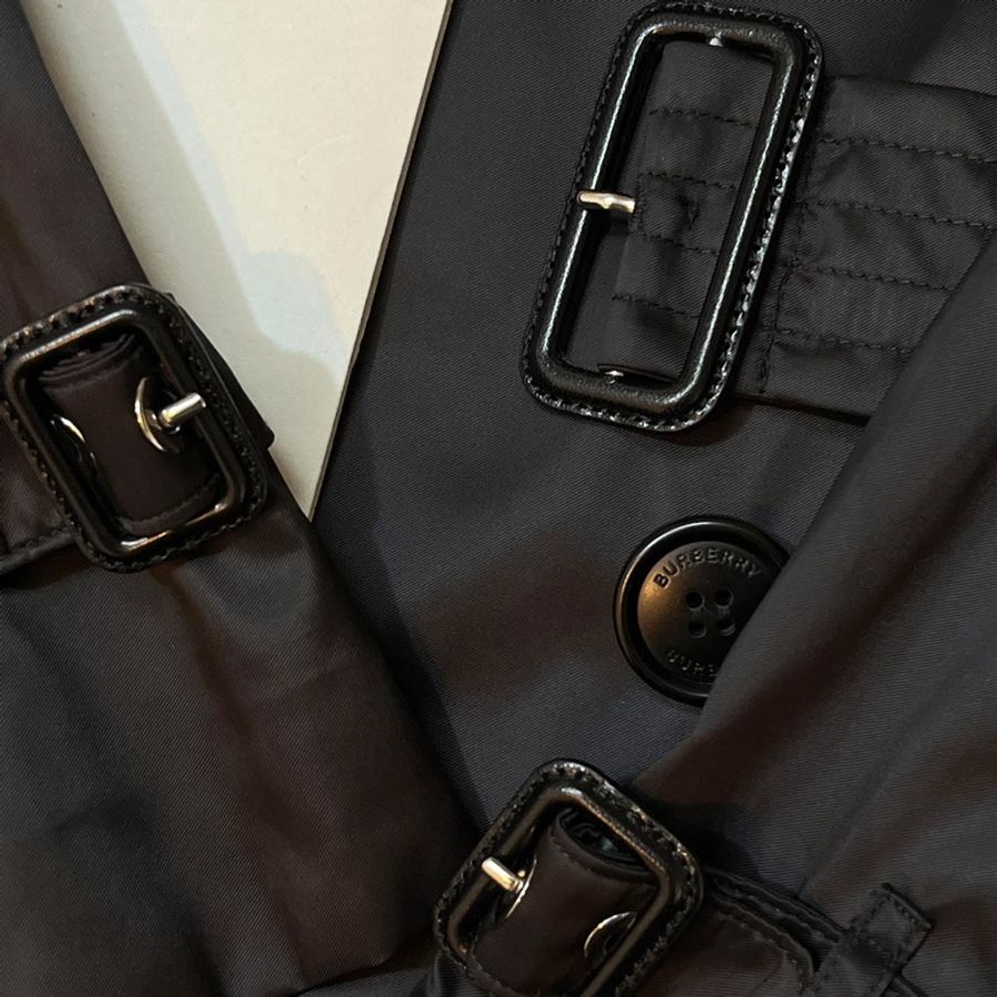 BURBERRY 英國黑色輕盈風衣UK2-5