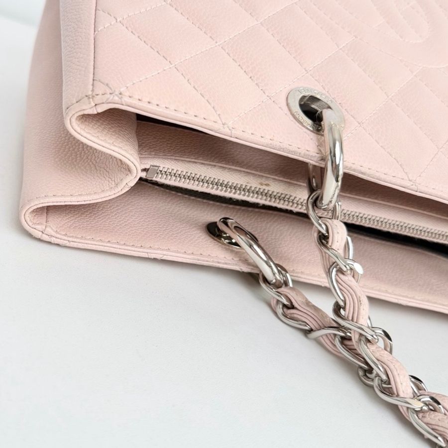 【近新閒置品】Chanel 香奈兒21開櫻花粉荔枝牛皮大logo GST手提包-9