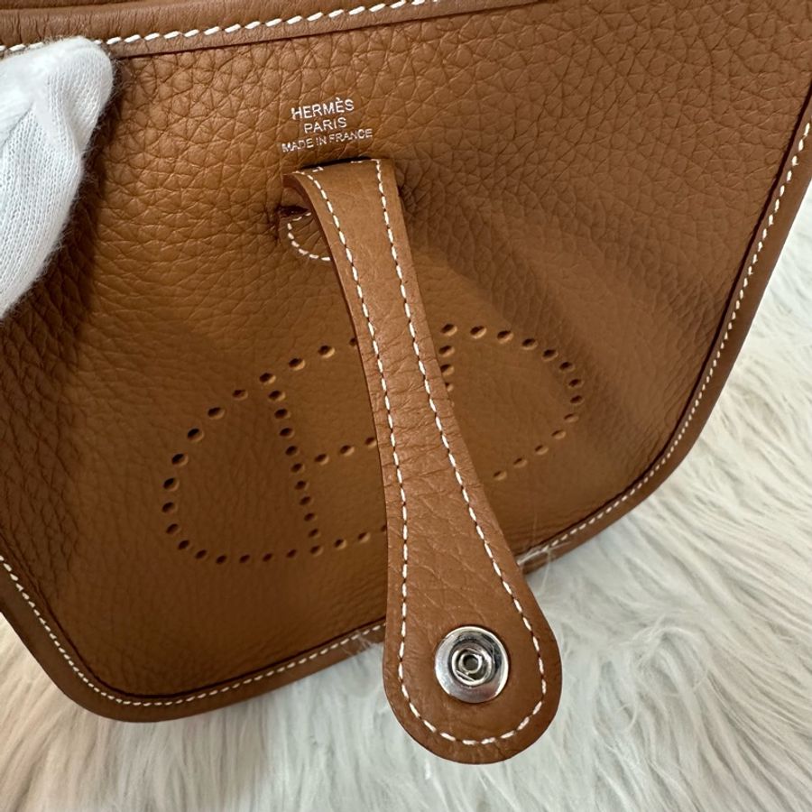 Hermes 金棕色銀釦mini evelyne-17