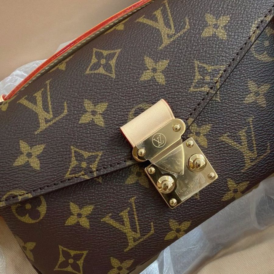 近新品 路易威登/Louis Vuitton Pochette Metis 老花mini郵差包-9