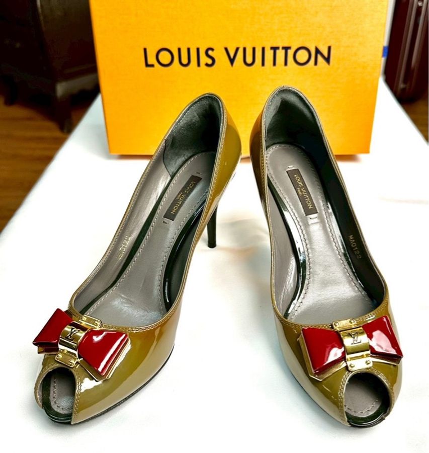 Louis Vuitton 酒紅蝴蝶結亮面魚口高跟鞋 鞋碼37.5-1