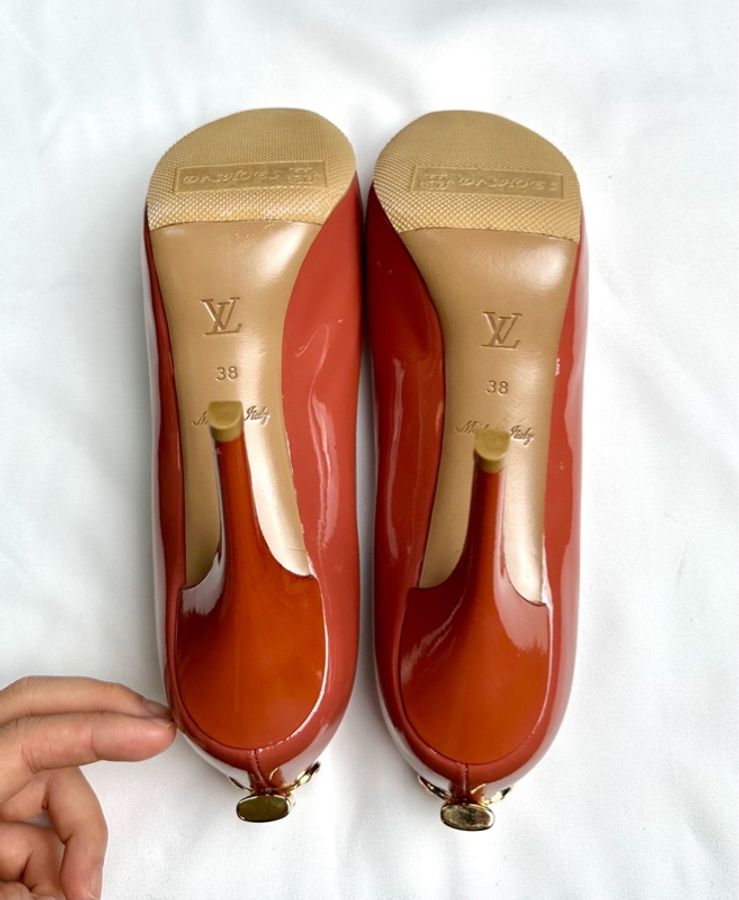 Louis Vuitton 櫻花粉漆皮金鎖頭高跟鞋 鞋碼38-6