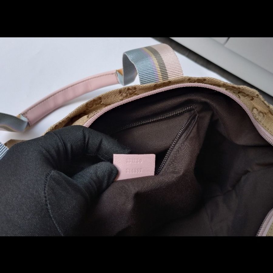 Gucci 粉把駝布logo水餃包-19