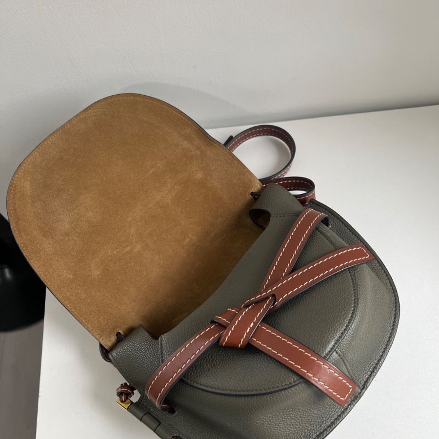 Loewe 中號gate馬鞍包卡其綠荔枝皮26×19cm 全新閒置配件塵袋-1