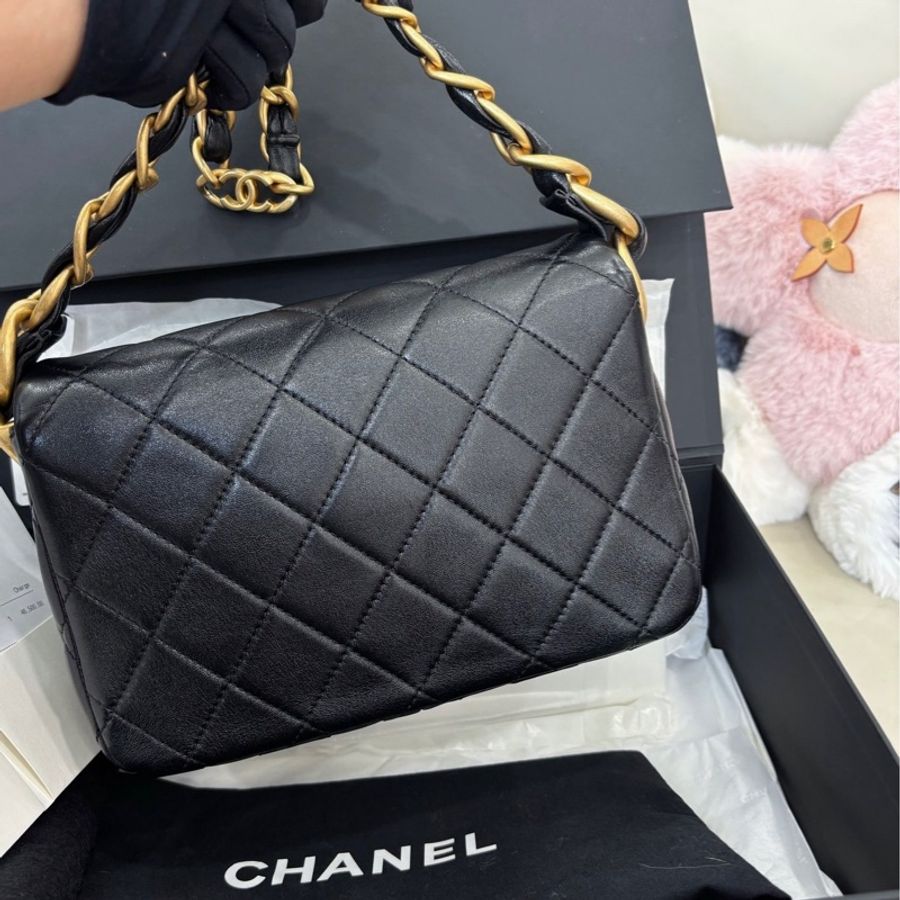 Chanel 24S黑金羊皮腋下單肩包-2