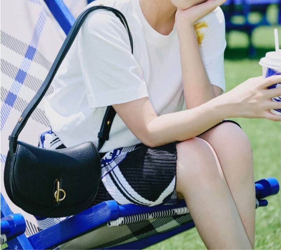 🎁全新盒裝 2025新款 Burberry 巴寶莉黑金荔枝皮 馬鞍包（原價69000-1
