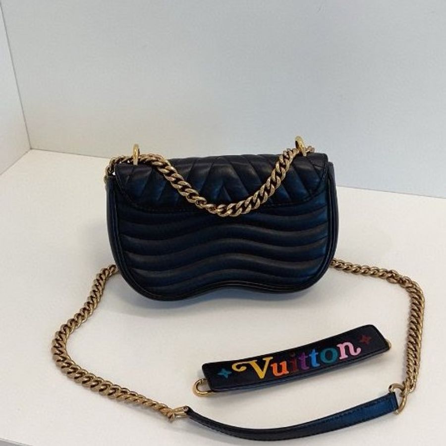 路易威登/Louis Vuitton New Wave 黑金屁桃小號 鏈條包-1